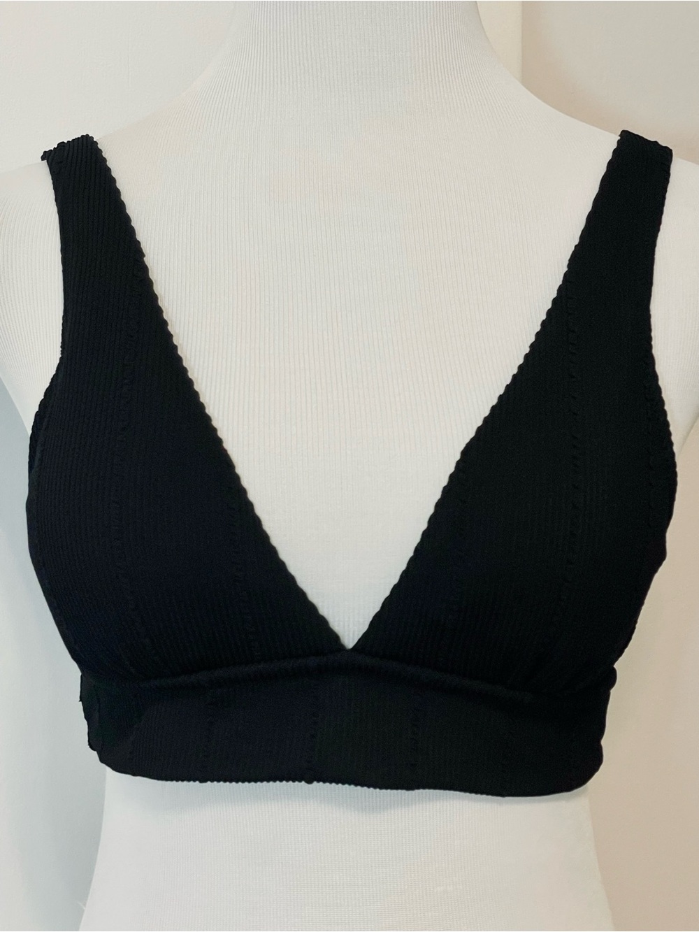 Aerie Black Ribbed Triangle Deep-V Bikini Swim Top - Size Medium